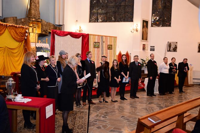 „Kobiece oblicza niepodległości – Pod&nbsp;Twoją opiekę uciekamy się…” – relacja ze&nbsp;spektaklu