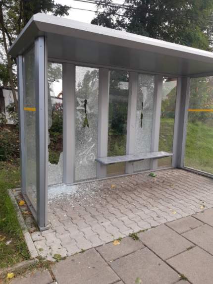 Zdemolowano przystanek