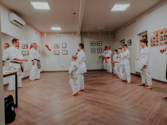 Egzamin na&nbsp;stopnie karate w&nbsp;Starej Kuźni