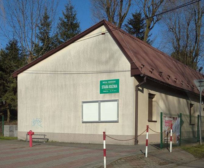 Nowa gablota na&nbsp;budynku Kuźni