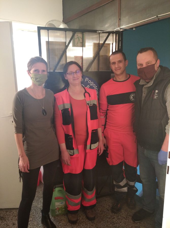 Strażacy Medykom i&nbsp;Kobiety w&nbsp;Koronie dla Pogotowia w&nbsp;Węgrzcach