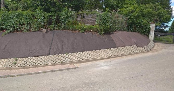 Prace przy zabezpieczeniu skarpy przy ul.&nbsp;A5 i&nbsp;A6 zakończone