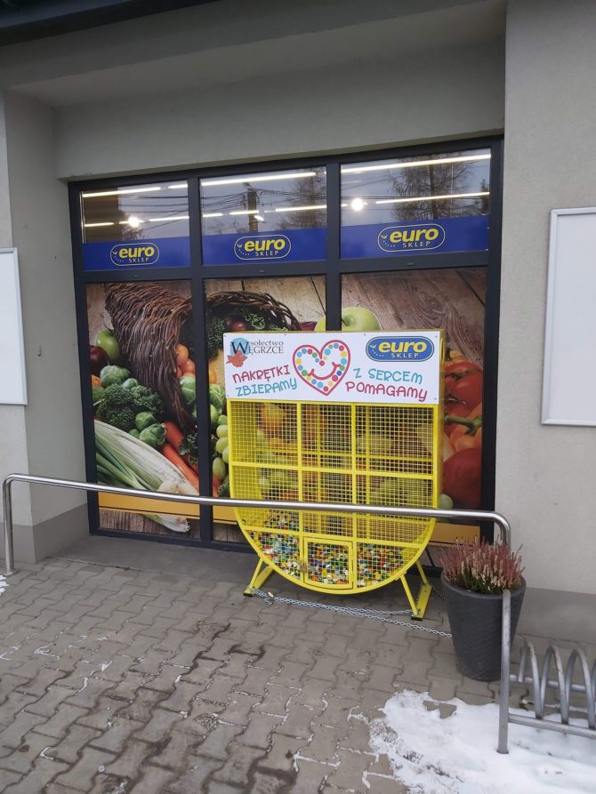 Kolejny pojemnik na&nbsp;nakrętki w&nbsp;Węgrzcach