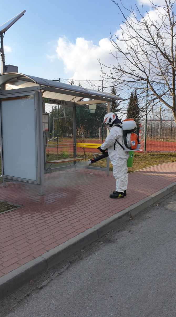 Dezynfekcja w&nbsp;sołectwie. Dziękujemy strażakom OSP!