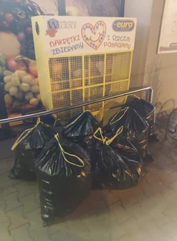 Kolejne sukcesy w&nbsp;akcji „Nakrętki zbieramy, sercem pomagamy”