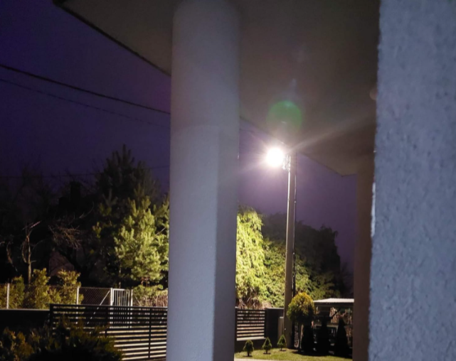 Lampy zaświeciły wzdłuż A16