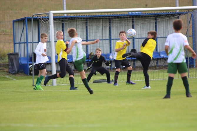 Młode Węgrzce grają