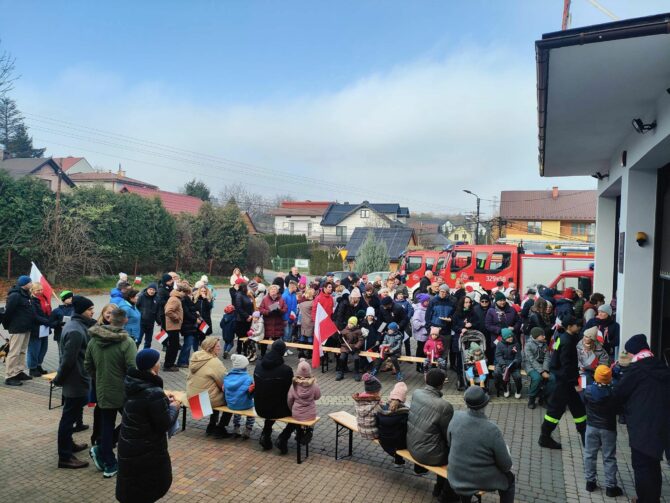 Relacja z&nbsp;Węgrzc ze&nbsp;wspólnego świętowania Rocznicy Odzyskania Niepodległości